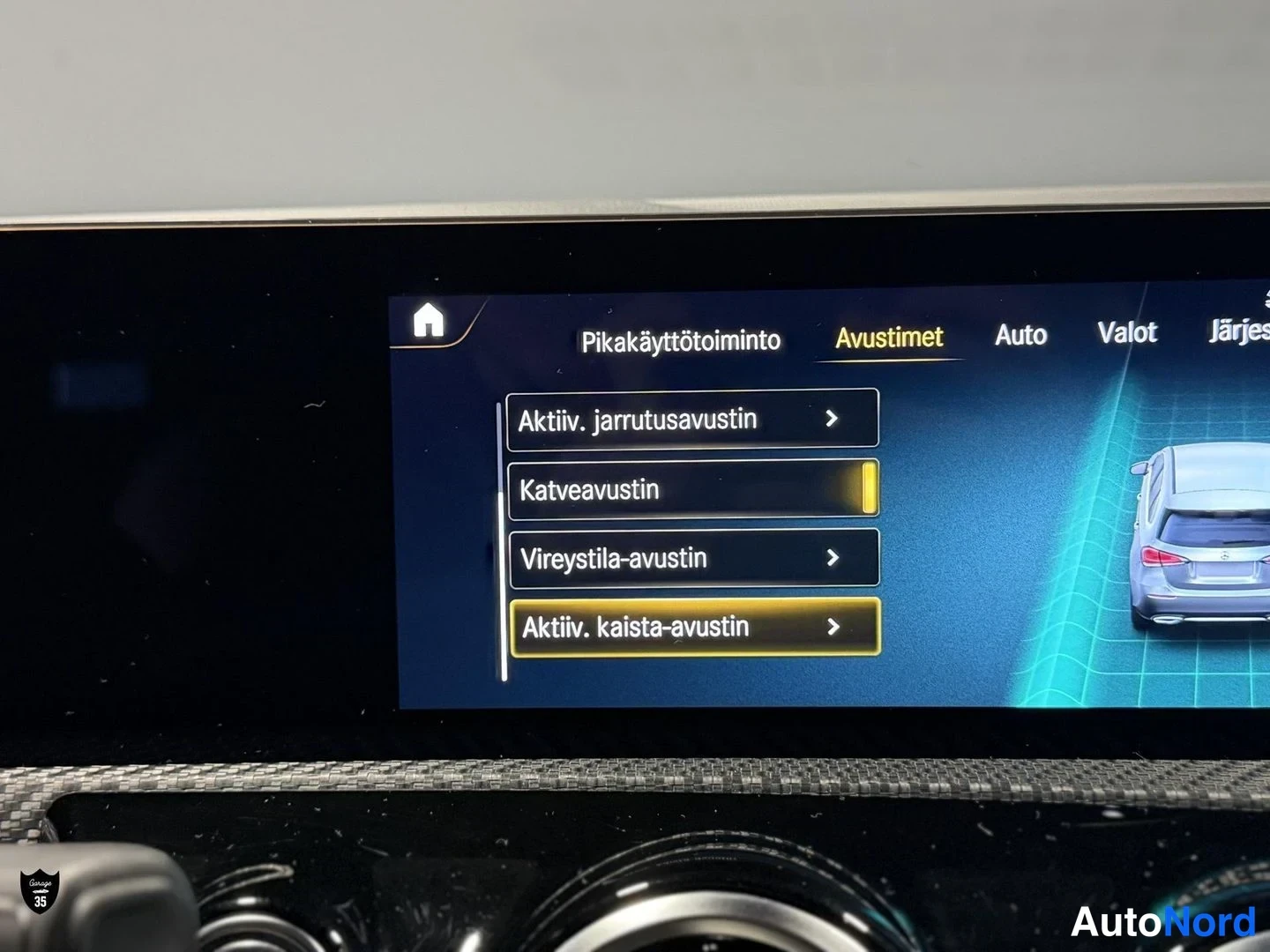 Musta Mercedes-Benz A 180 2019, yksityiskohta, kuva 24