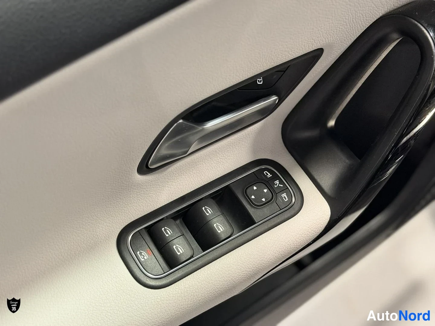 Musta Mercedes-Benz A 180 2019, yksityiskohta, kuva 29