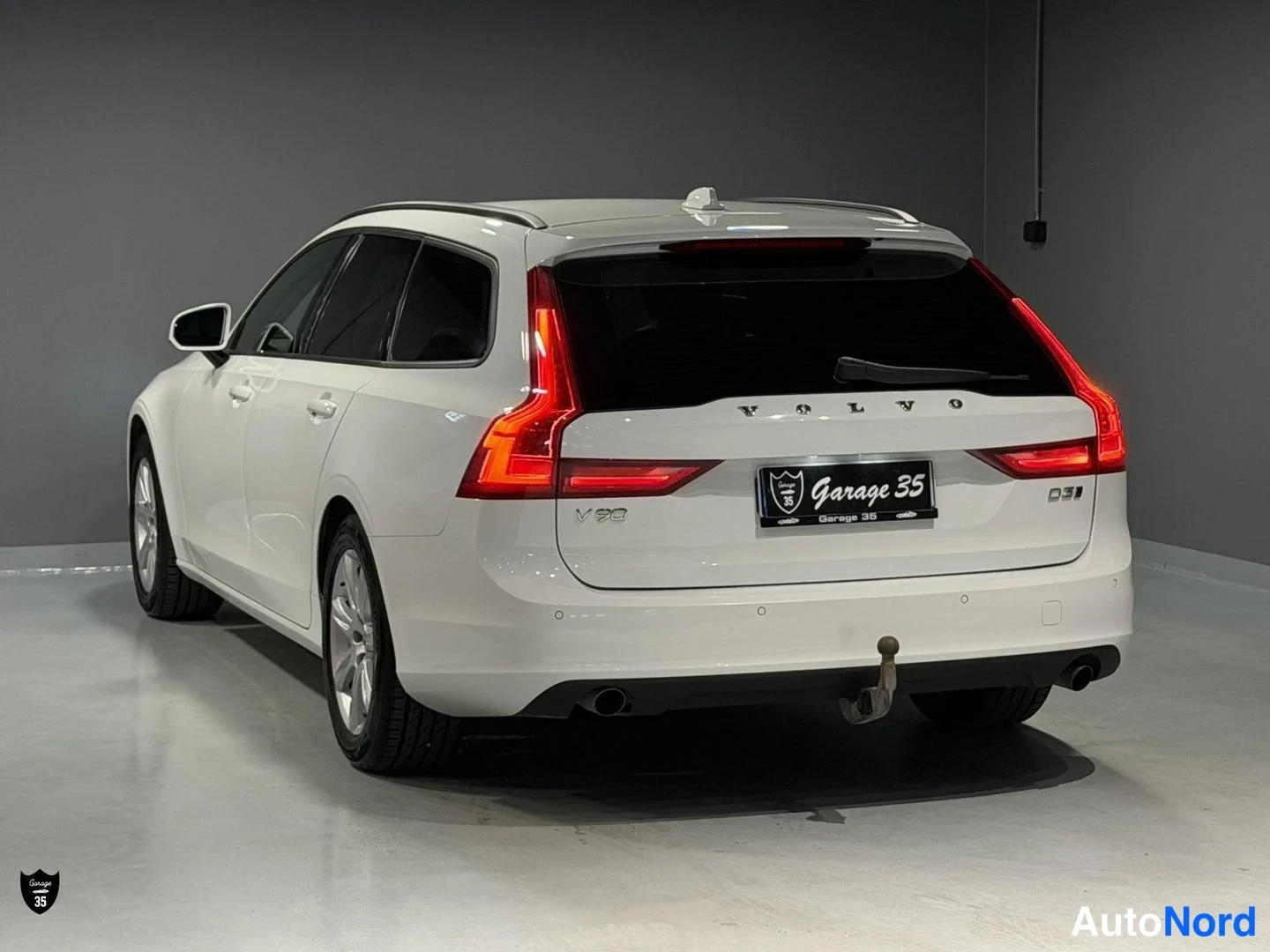 Valkoinen Volvo V90 2018, takaviisto, kuva 7