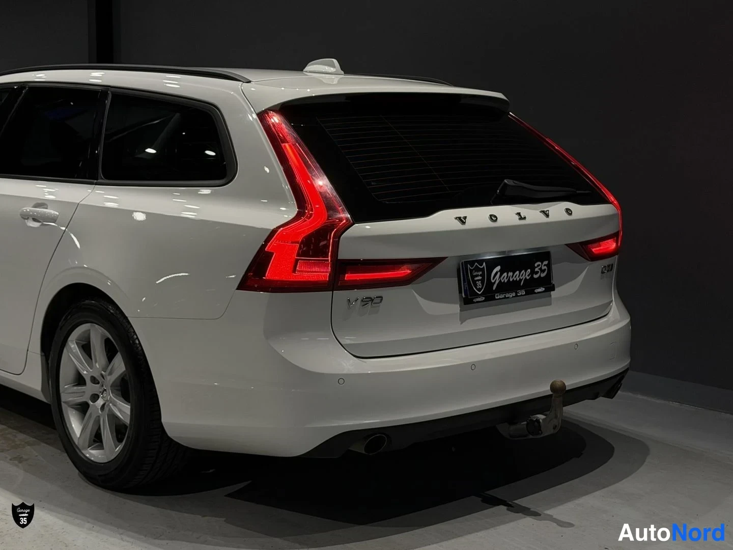 Valkoinen Volvo V90 2018, takaviisto, kuva 9