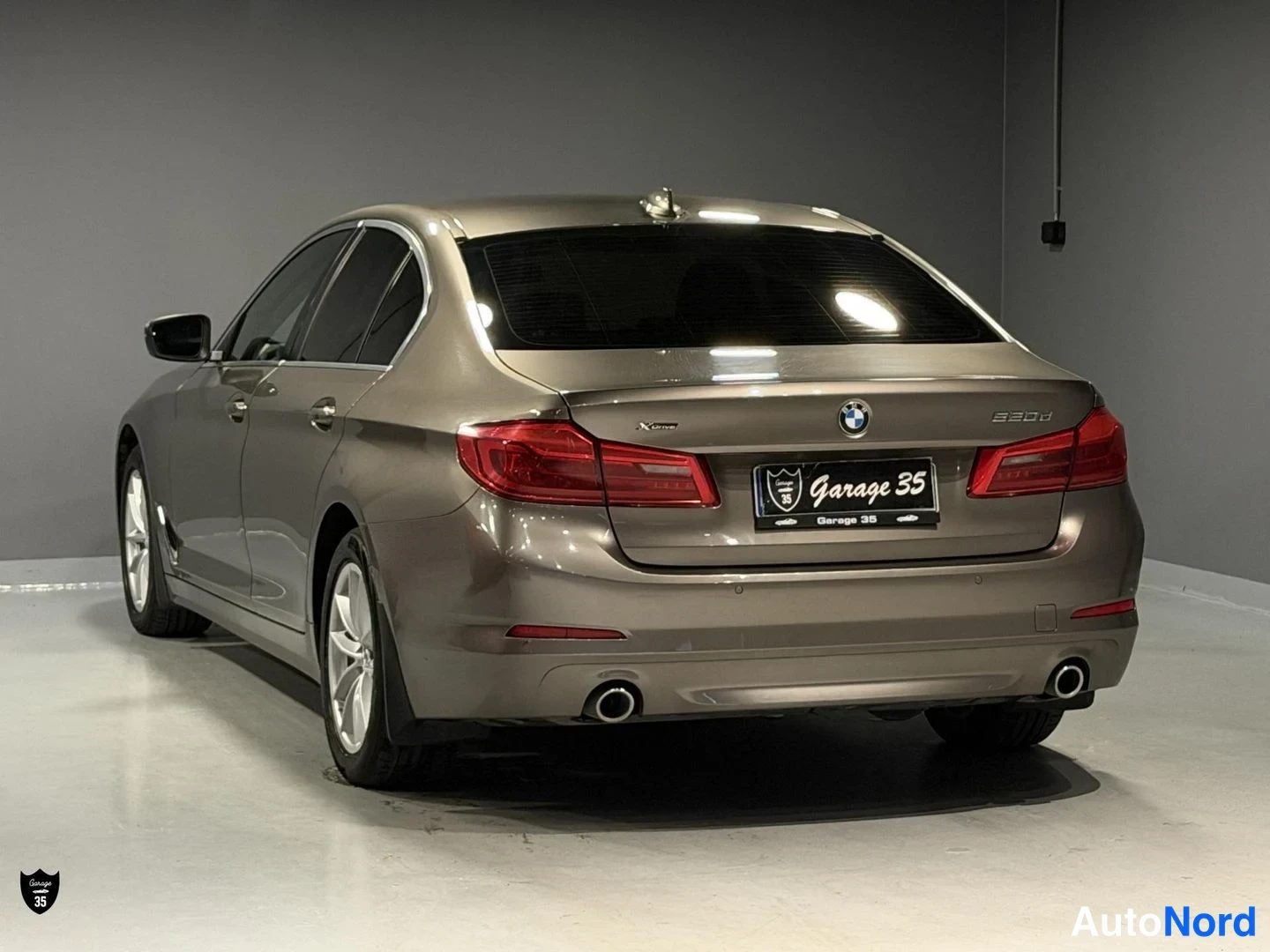 Beige BMW 520d xDrive 2017, takaviisto, kuva 7