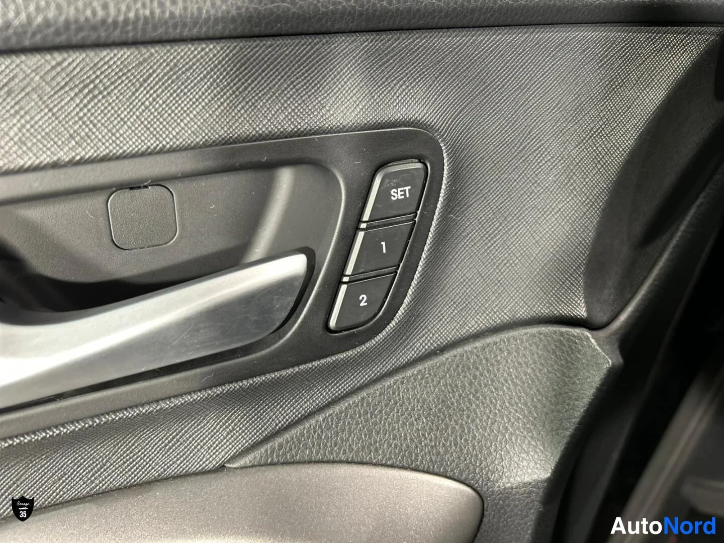 Musta Hyundai Santa Fe 2013, yksityiskohta, kuva 20
