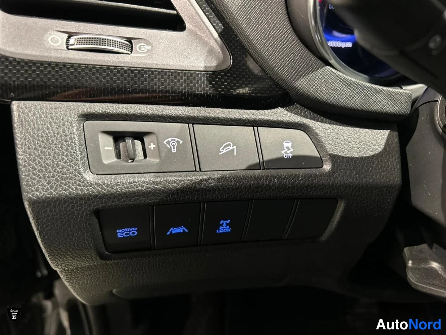 Musta Hyundai Santa Fe 2013, yksityiskohta, kuva 21