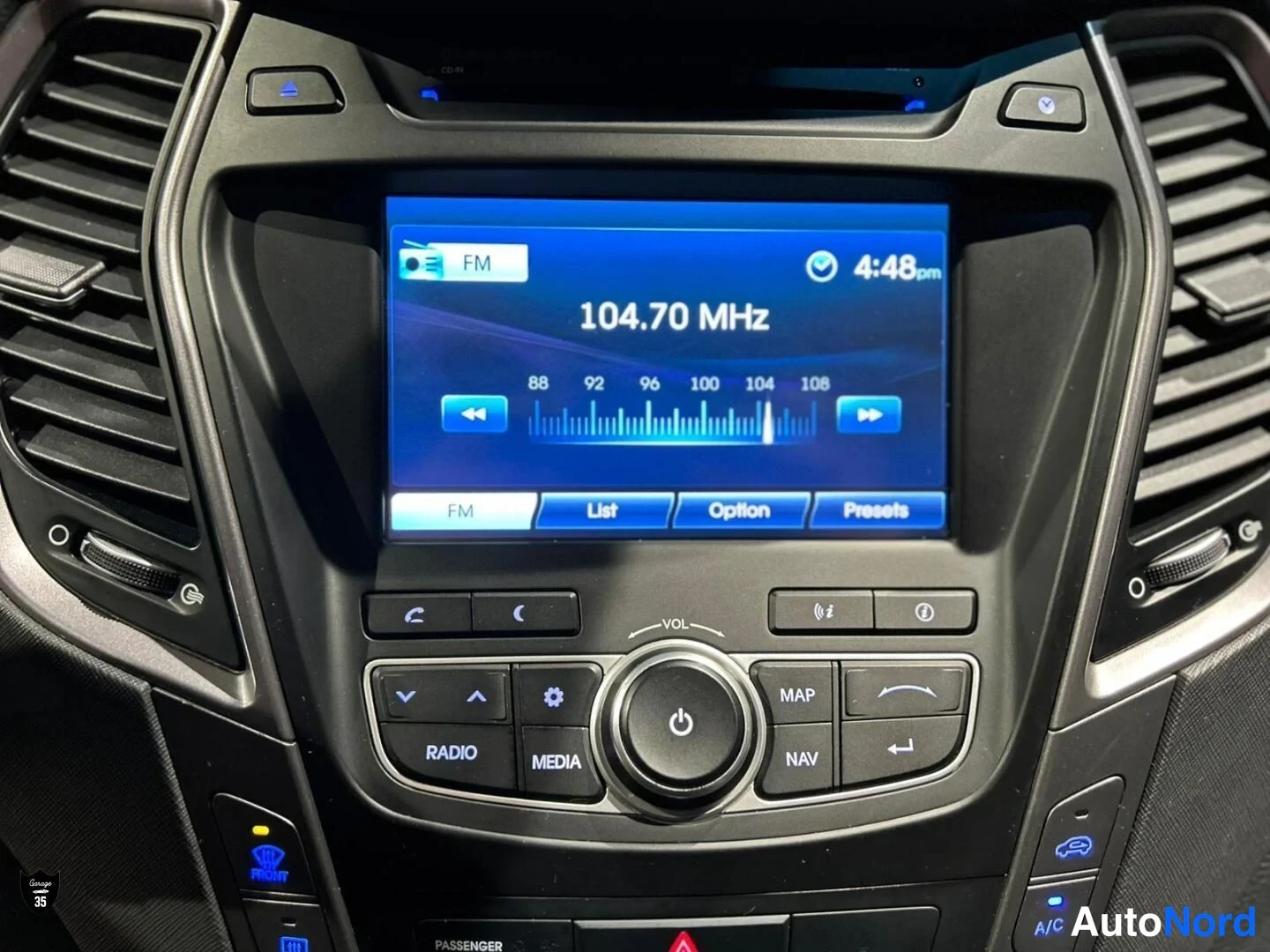 Musta Hyundai Santa Fe 2013, yksityiskohta, kuva 24