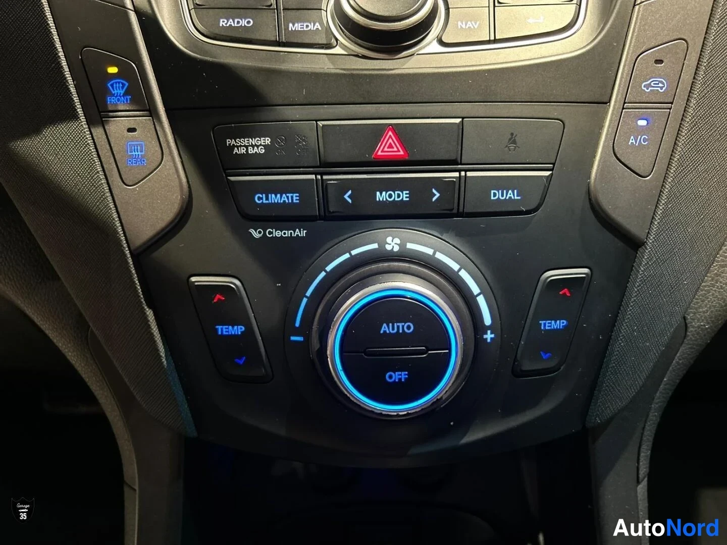 Musta Hyundai Santa Fe 2013, yksityiskohta, kuva 25