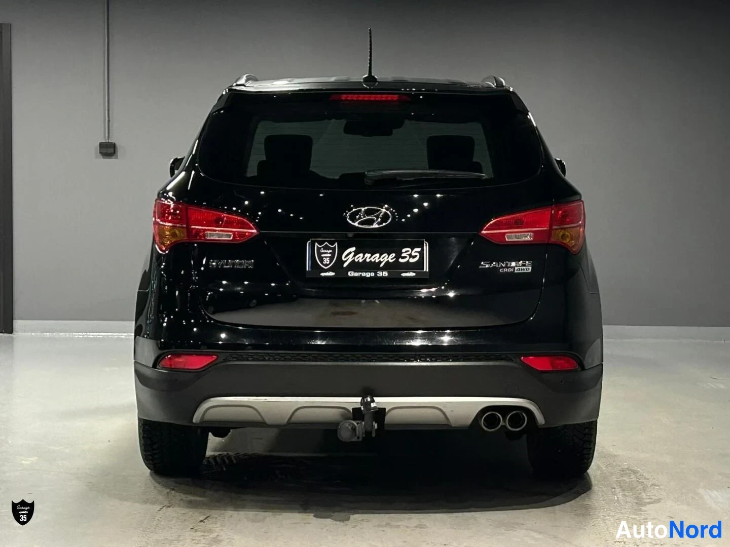 Musta Hyundai Santa Fe 2013, takaa, kuva 9