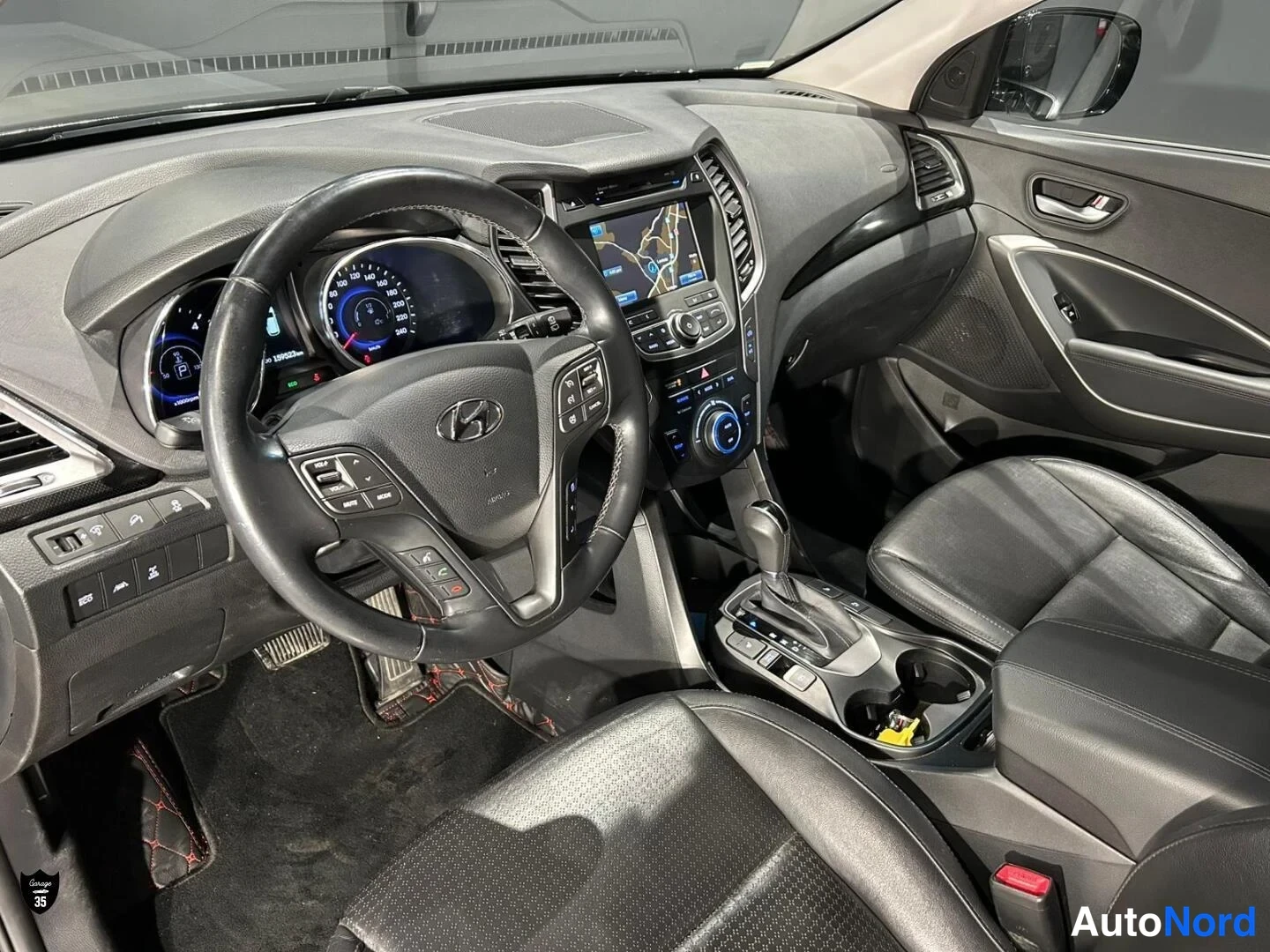 Musta Hyundai Santa Fe 2013, ohjaamo, kuva 11