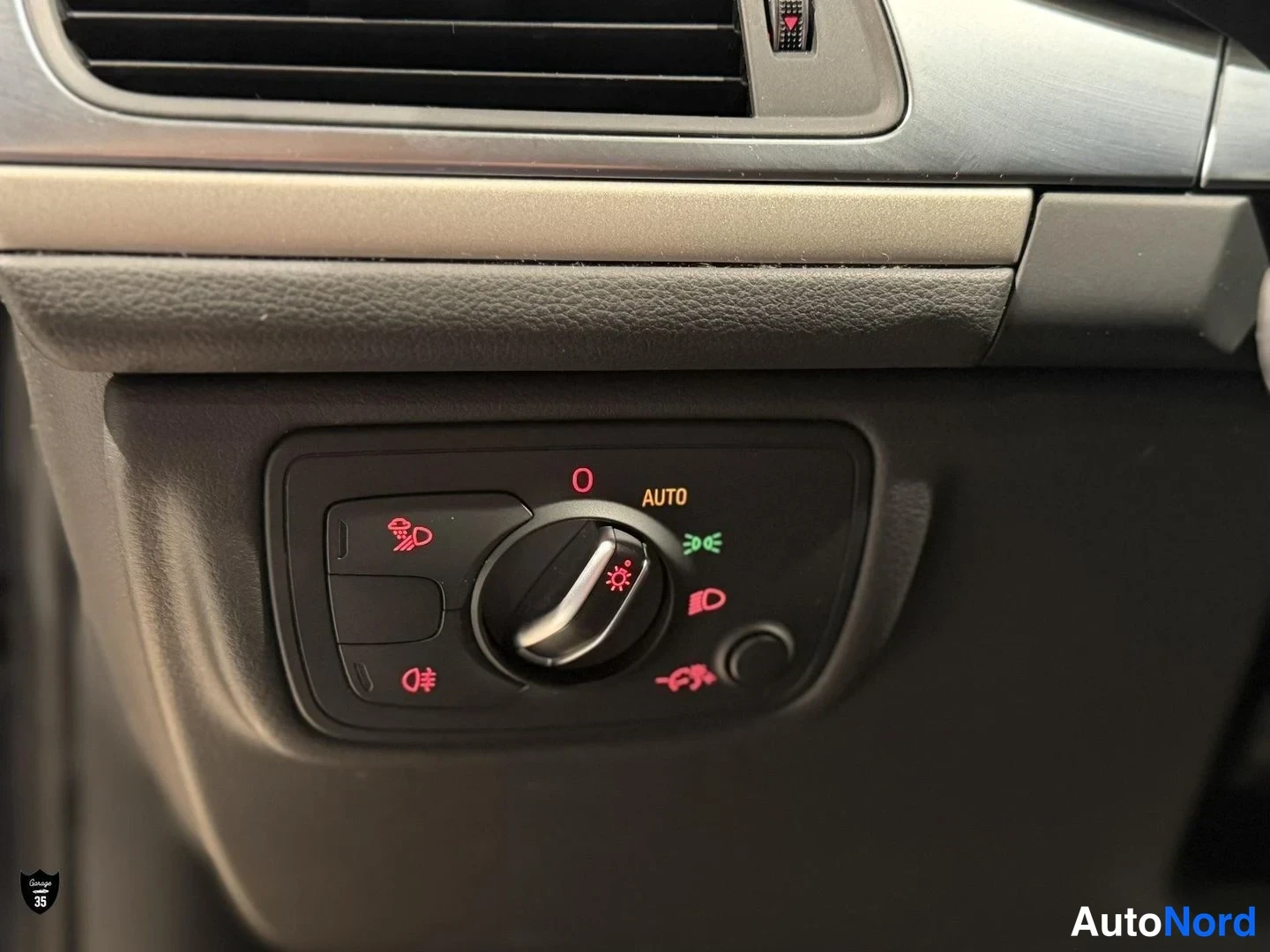 Sininen Audi A6 Allroad 2015, yksityiskohta, kuva 17