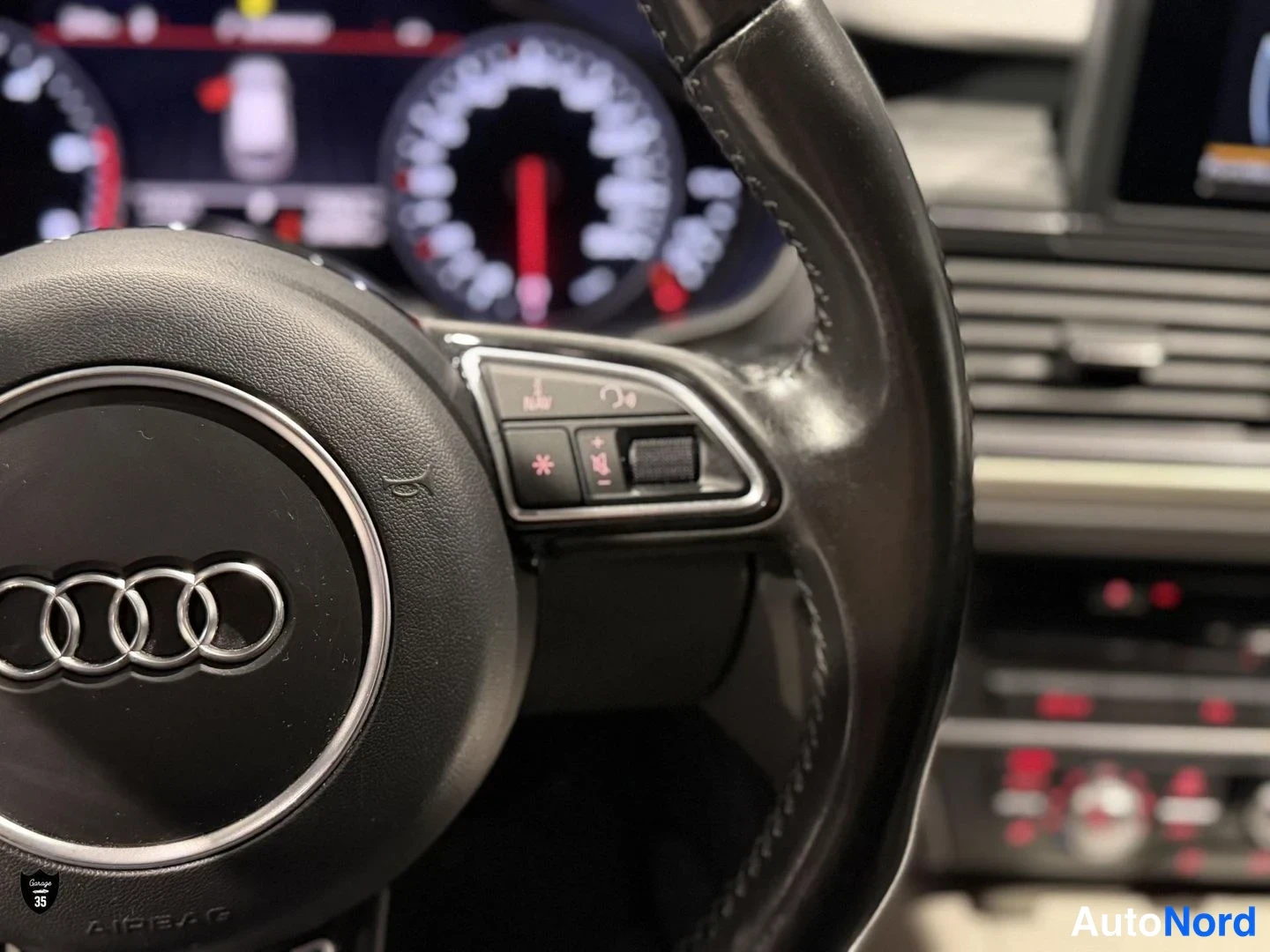 Sininen Audi A6 Allroad 2015, yksityiskohta, kuva 28
