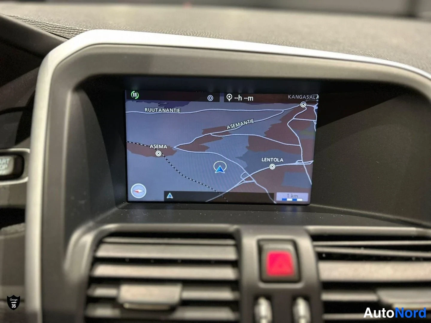 Musta Volvo XC60 2012, yksityiskohta, kuva 19