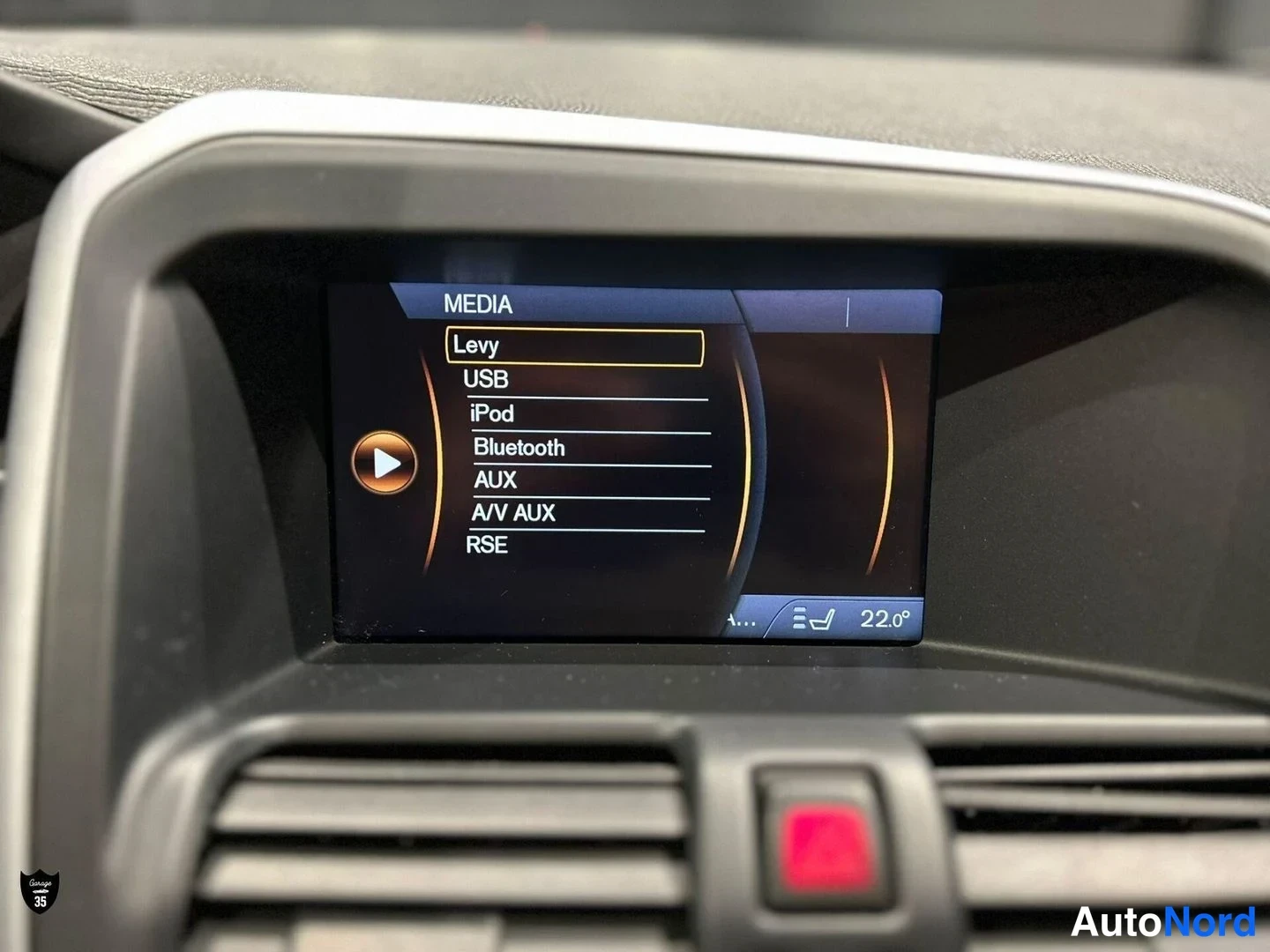 Musta Volvo XC60 2012, yksityiskohta, kuva 20