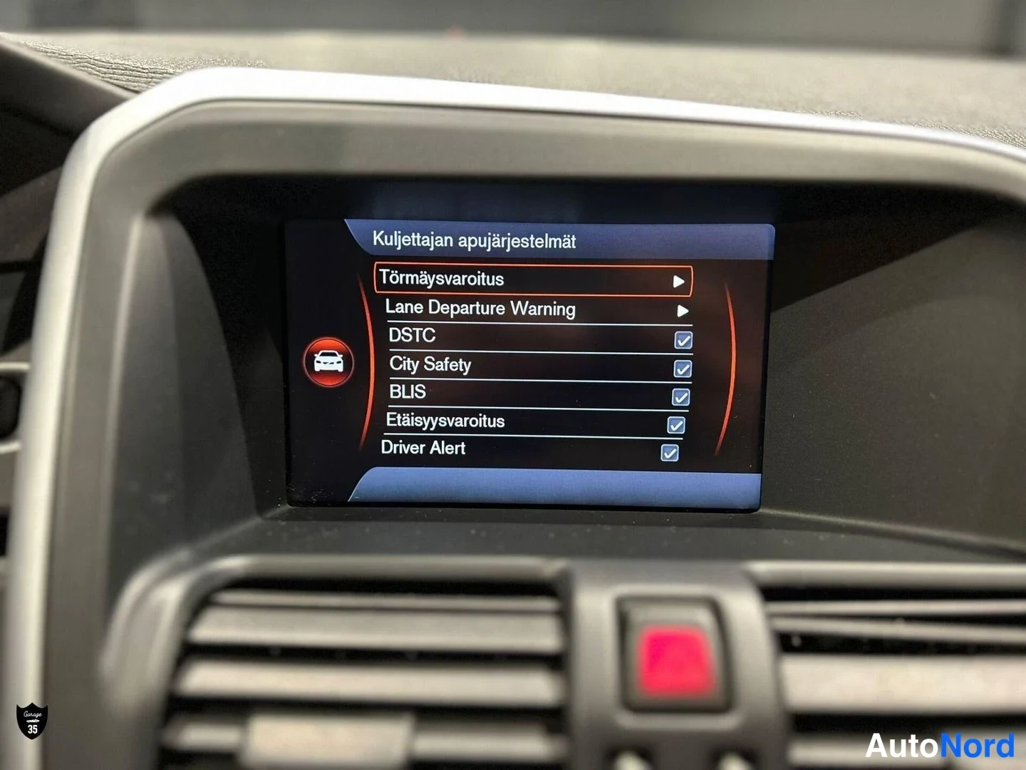 Musta Volvo XC60 2012, yksityiskohta, kuva 21