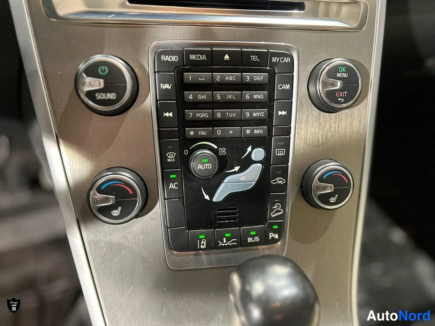 Musta Volvo XC60 2012, yksityiskohta, kuva 23