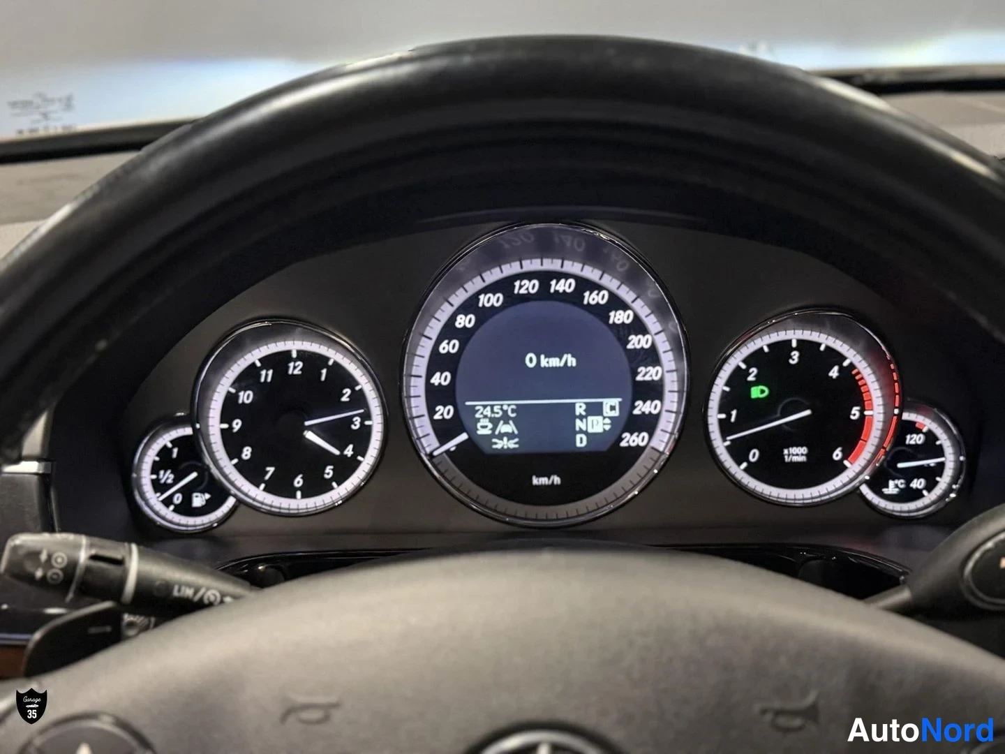 Ruskea Mercedes-Benz E 350 CDI 4MATIC 2010, yksityiskohta, kuva 27