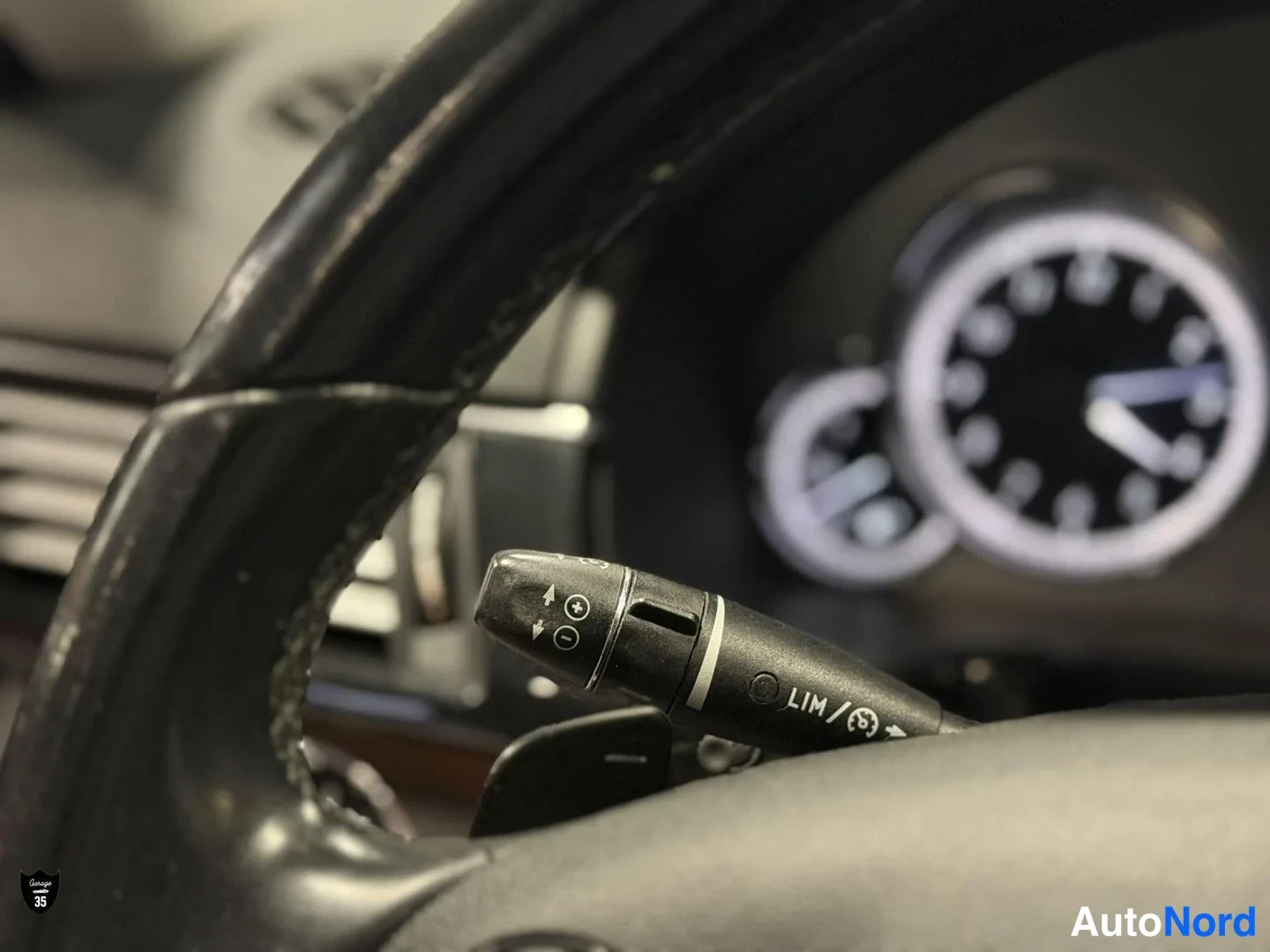Ruskea Mercedes-Benz E 350 CDI 4MATIC 2010, yksityiskohta, kuva 28