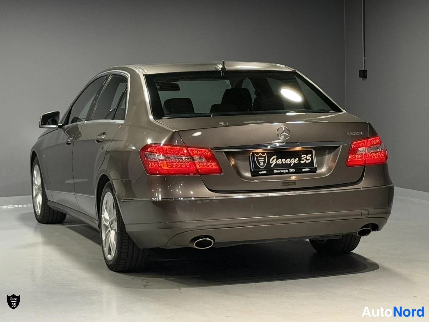 Ruskea Mercedes-Benz E 350 CDI 4MATIC 2010, takaviisto, kuva 6