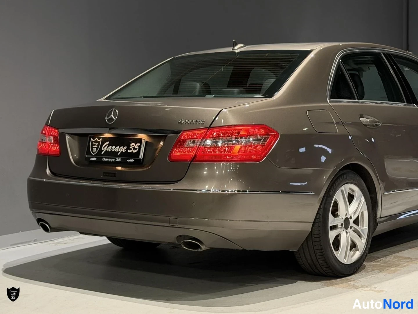 Ruskea Mercedes-Benz E 350 CDI 4MATIC 2010, takaviisto, kuva 8
