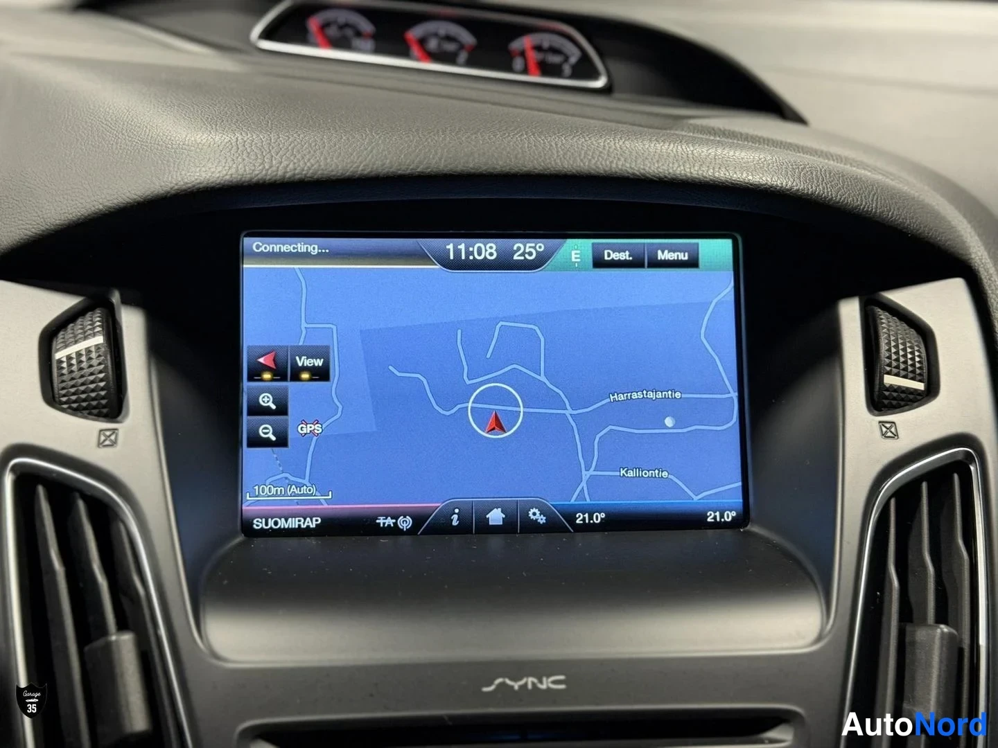 Keltainen Ford Focus ST 2016, yksityiskohta, kuva 24