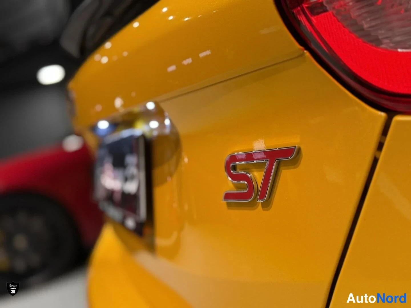 Keltainen Ford Focus ST 2016, yksityiskohta, kuva 31