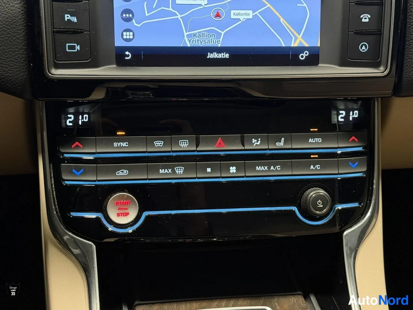 Beige Jaguar XE 2017, yksityiskohta, kuva 21
