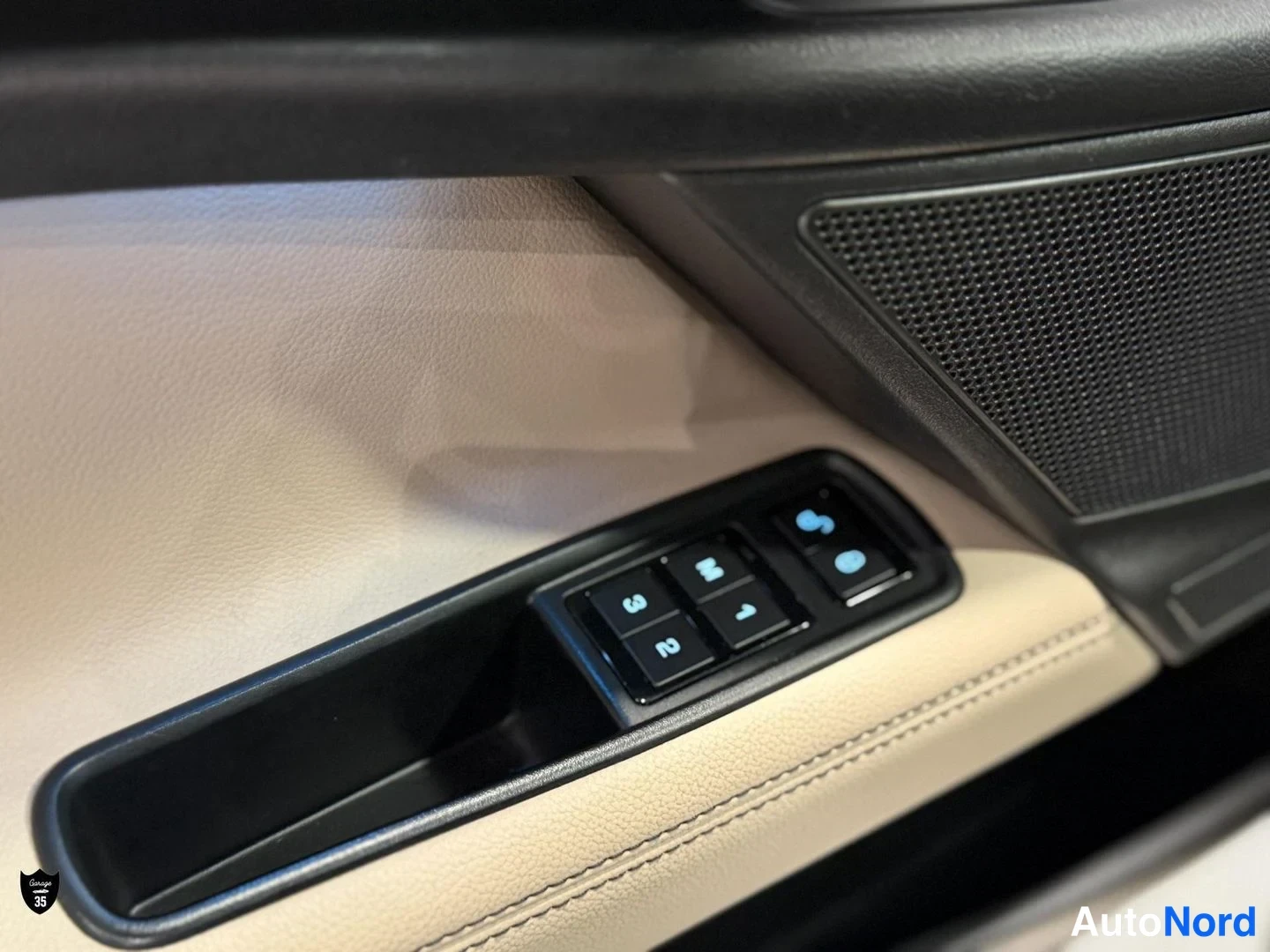 Beige Jaguar XE 2017, yksityiskohta, kuva 27