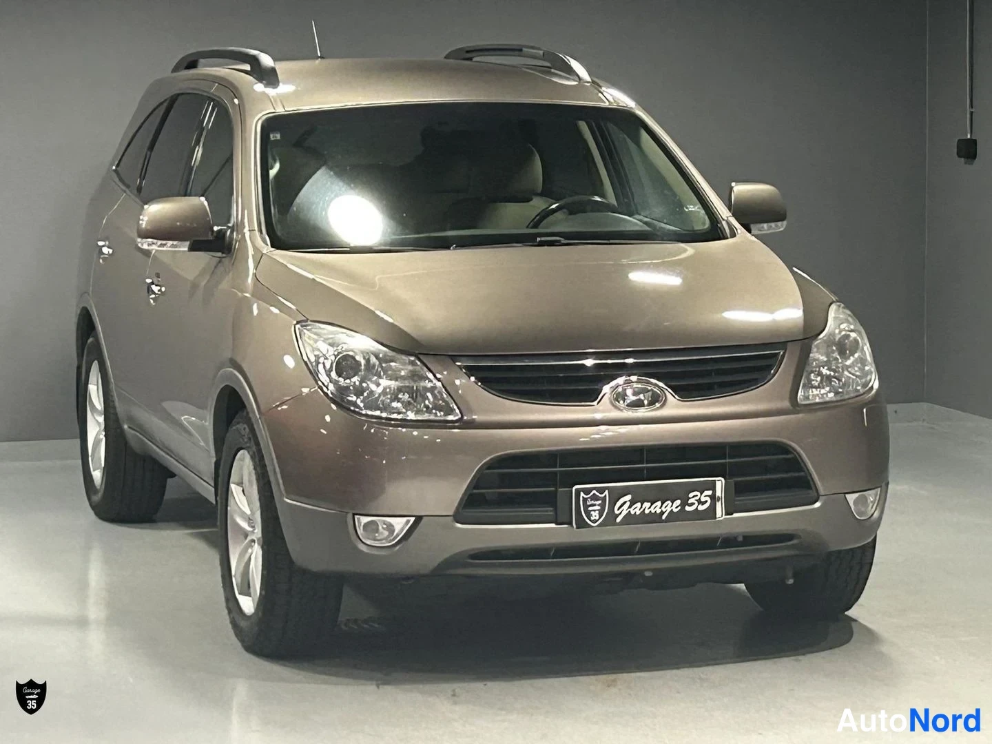 Beige Hyundai ix55 2010, etuviisto, keula vasemmalle, kuva 2