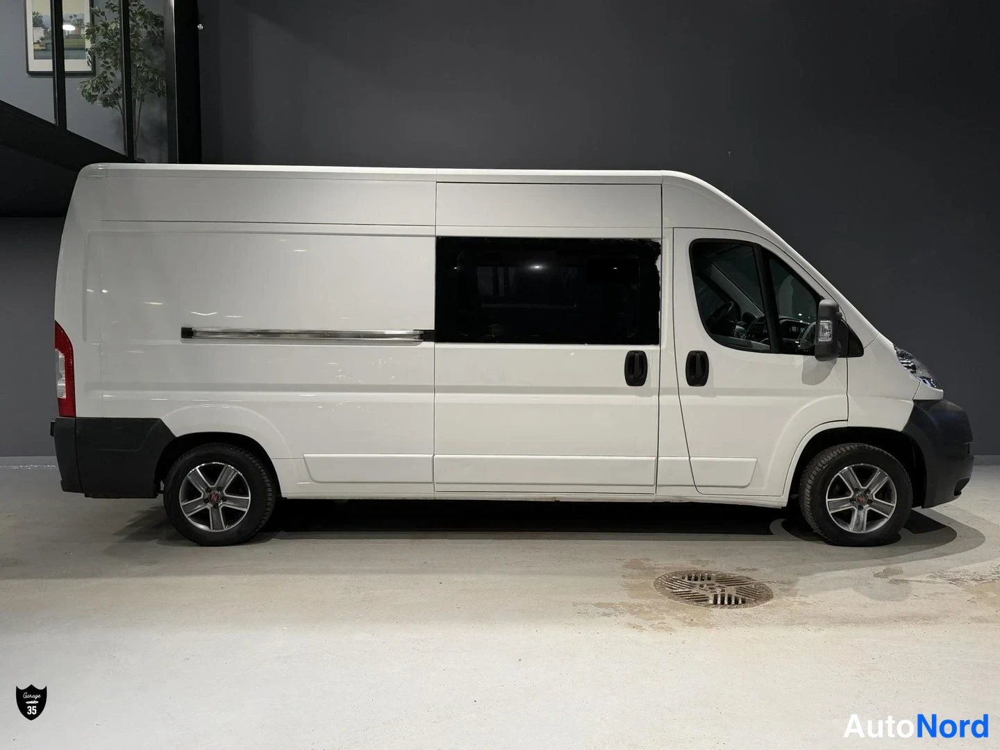 Valkoinen Peugeot Boxer 2011, sivulta, kuva 3