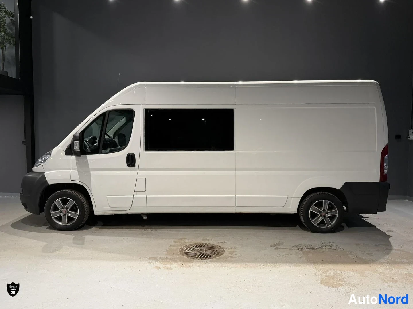 Valkoinen Peugeot Boxer 2011, sivulta, kuva 4