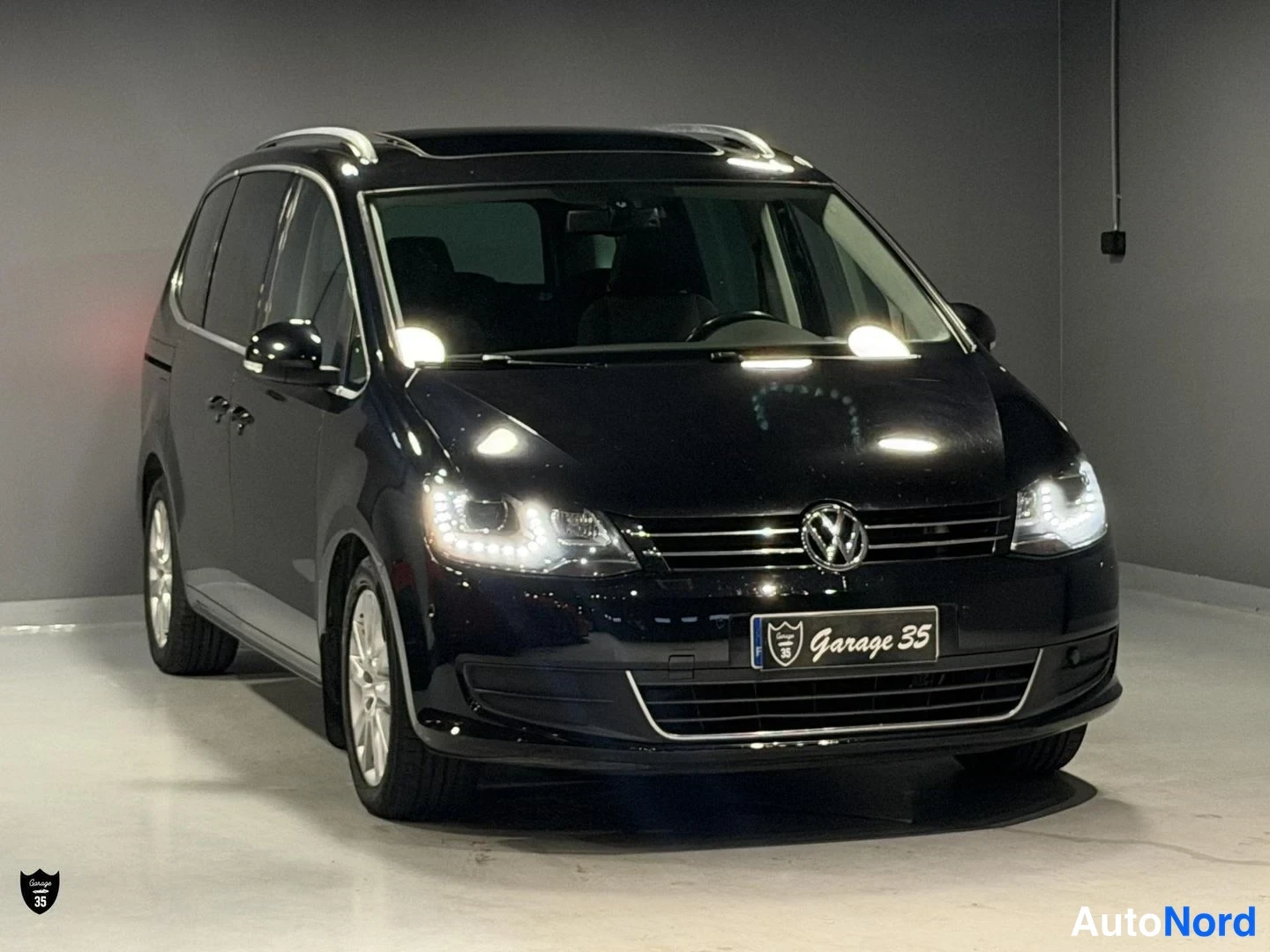 Sininen Volkswagen Sharan 2011, etuviisto, keula oikealle, kuva 4