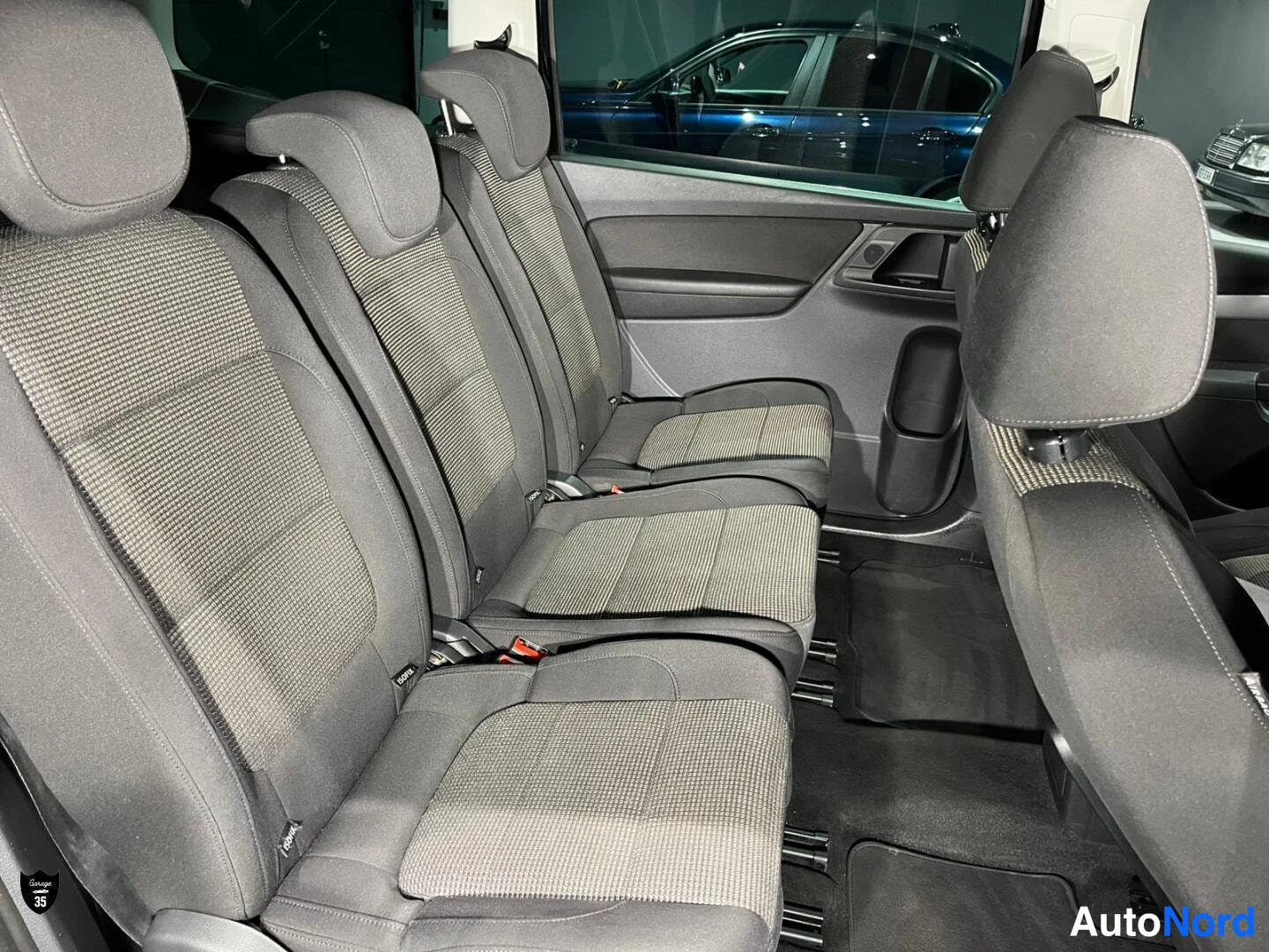 Sininen Volkswagen Sharan 2011, takaistuimet, kuva 15