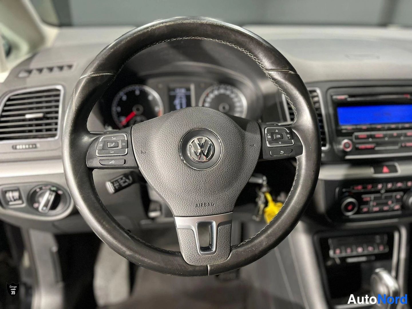Sininen Volkswagen Sharan 2011, yksityiskohta, kuva 19