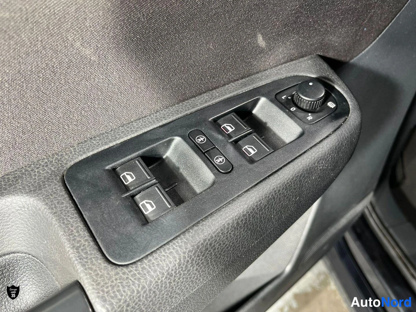 Sininen Volkswagen Sharan 2011, yksityiskohta, kuva 24