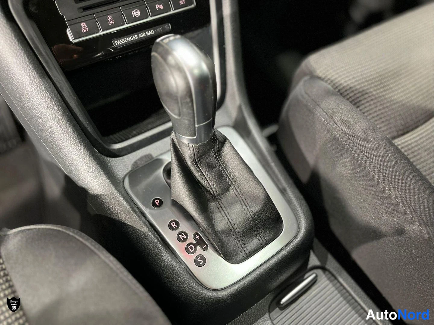 Sininen Volkswagen Sharan 2011, yksityiskohta, kuva 28