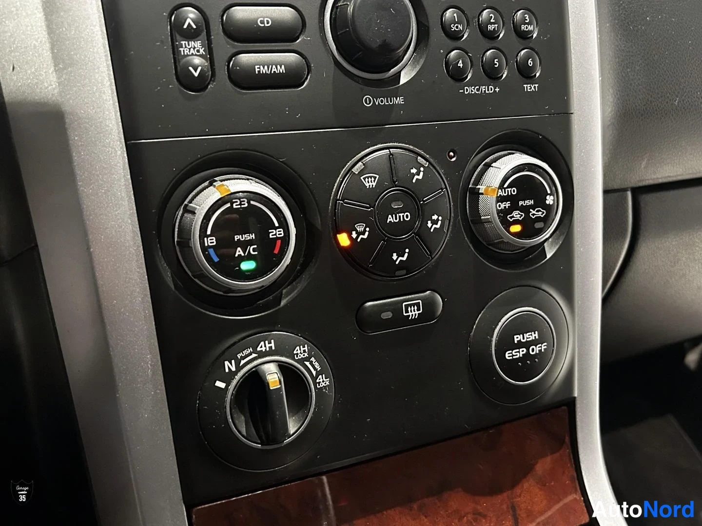 Sininen Suzuki Grand Vitara 2007, yksityiskohta, kuva 17