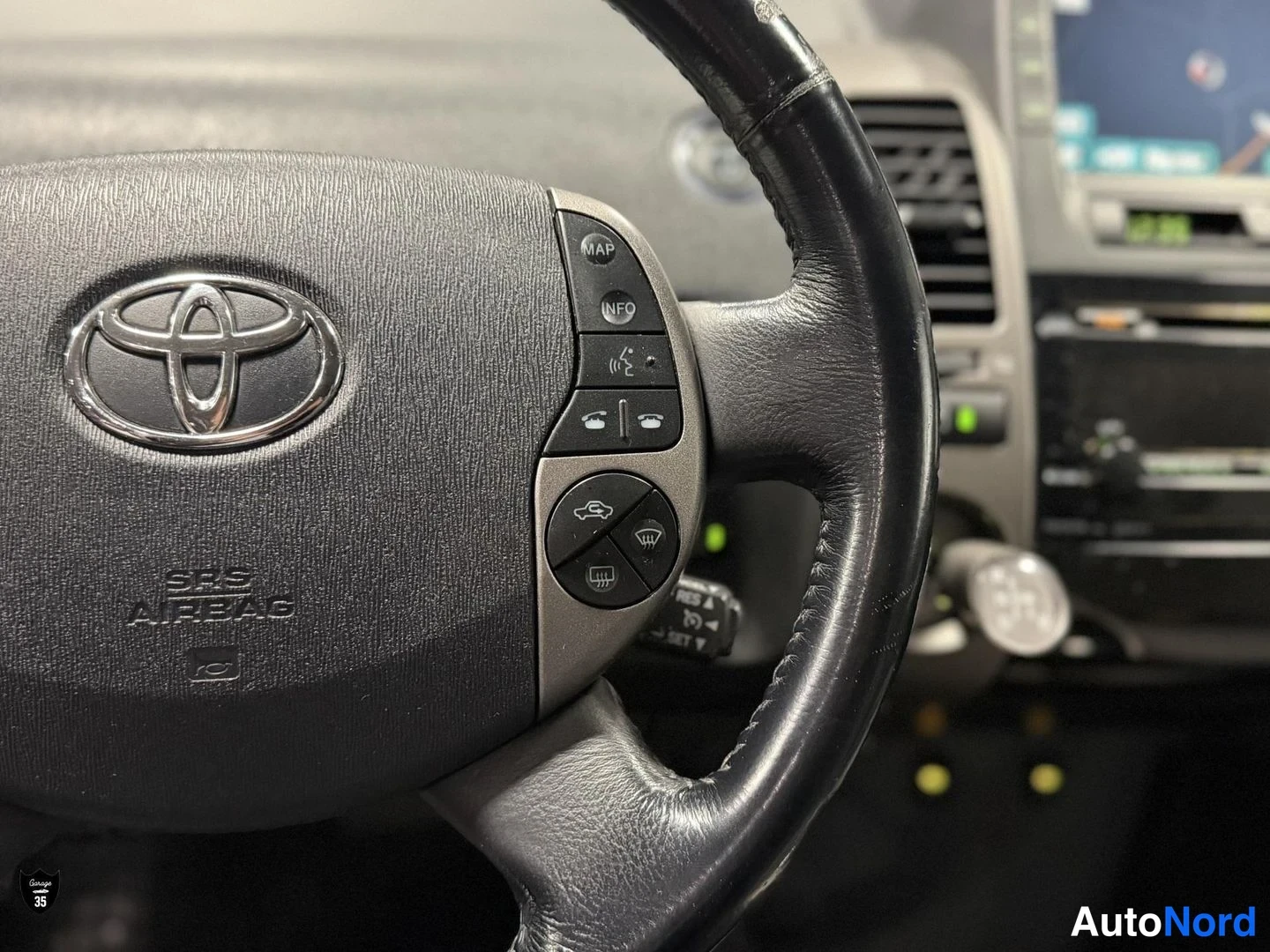 Punainen Toyota Prius 2008, yksityiskohta, kuva 20