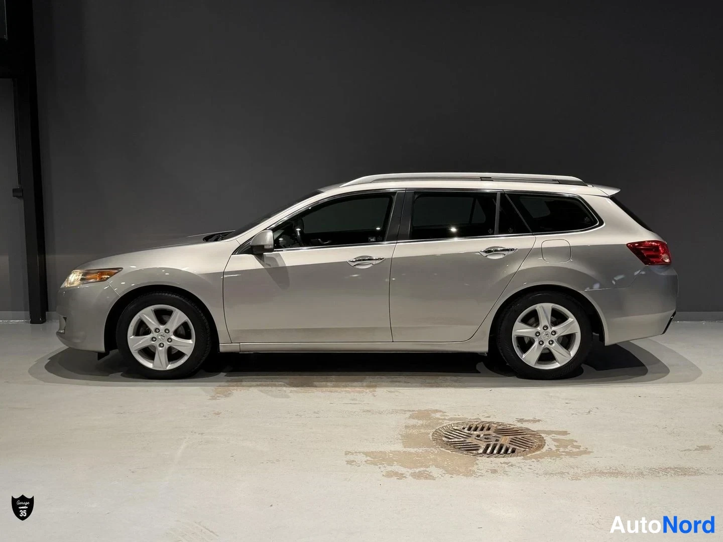 Harmaa Honda Accord Tourer 2010, sivulta, kuva 4