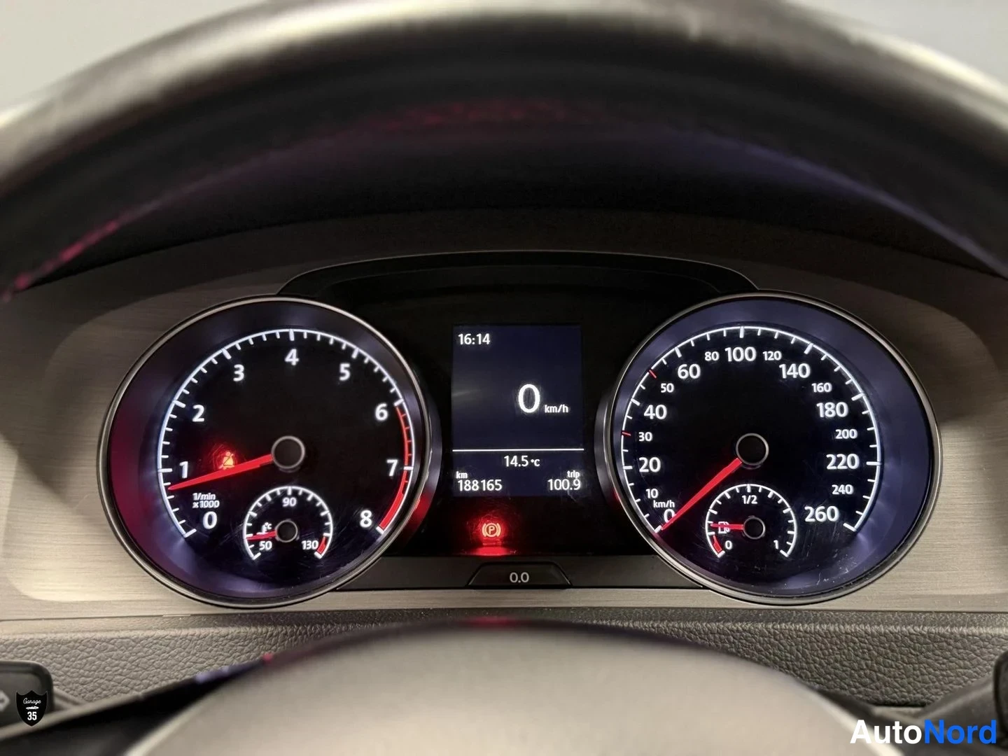 Harmaa Volkswagen Golf 2014, yksityiskohta, kuva 23