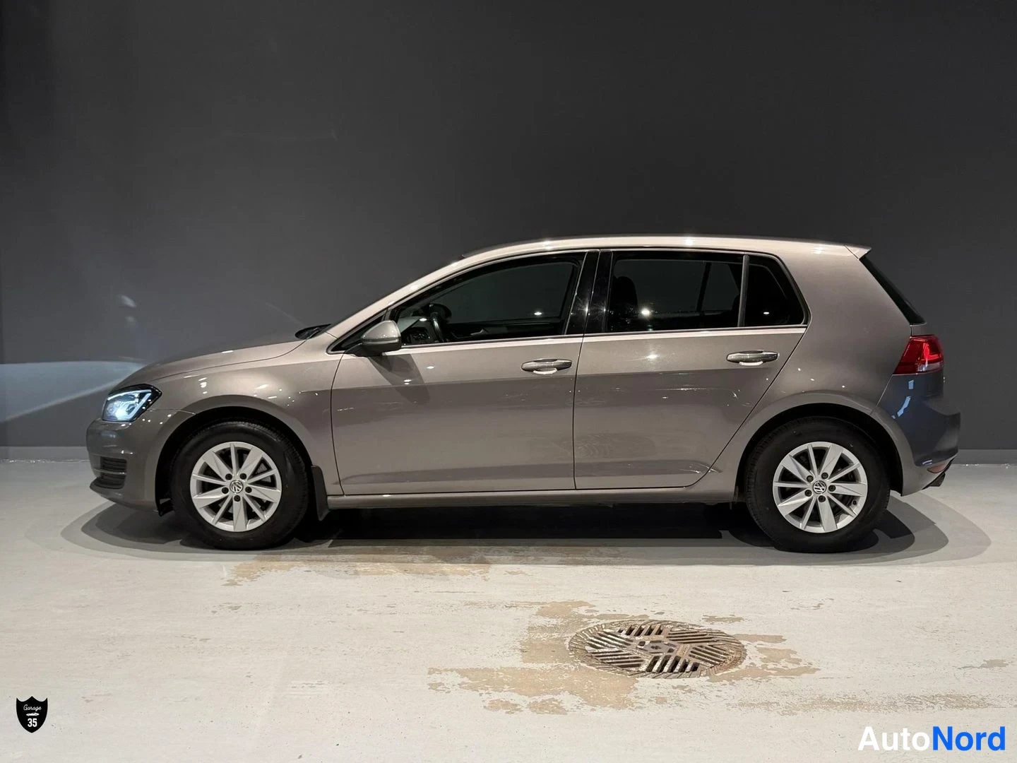 Harmaa Volkswagen Golf 2014, sivulta, kuva 6