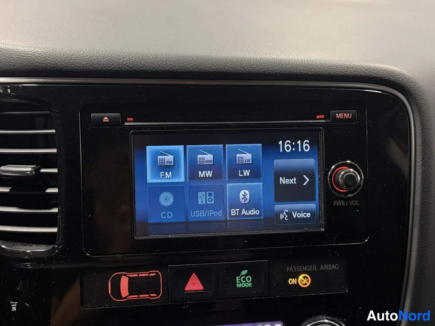 Valkoinen Mitsubishi Outlander 2013, yksityiskohta, kuva 21