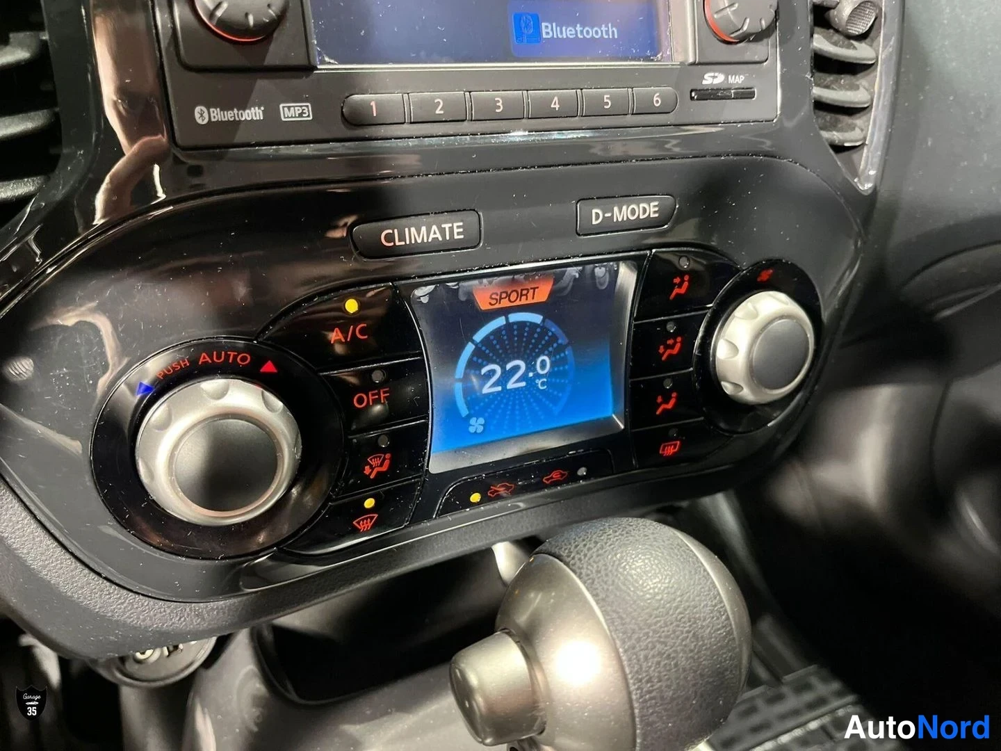 Valkoinen Nissan Juke 2011, yksityiskohta, kuva 22