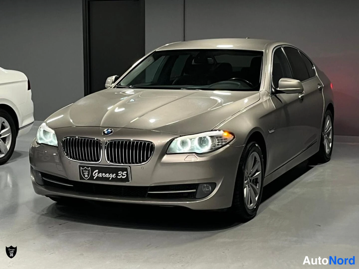 BMW 520d TwinPower Turbo A Business 2011