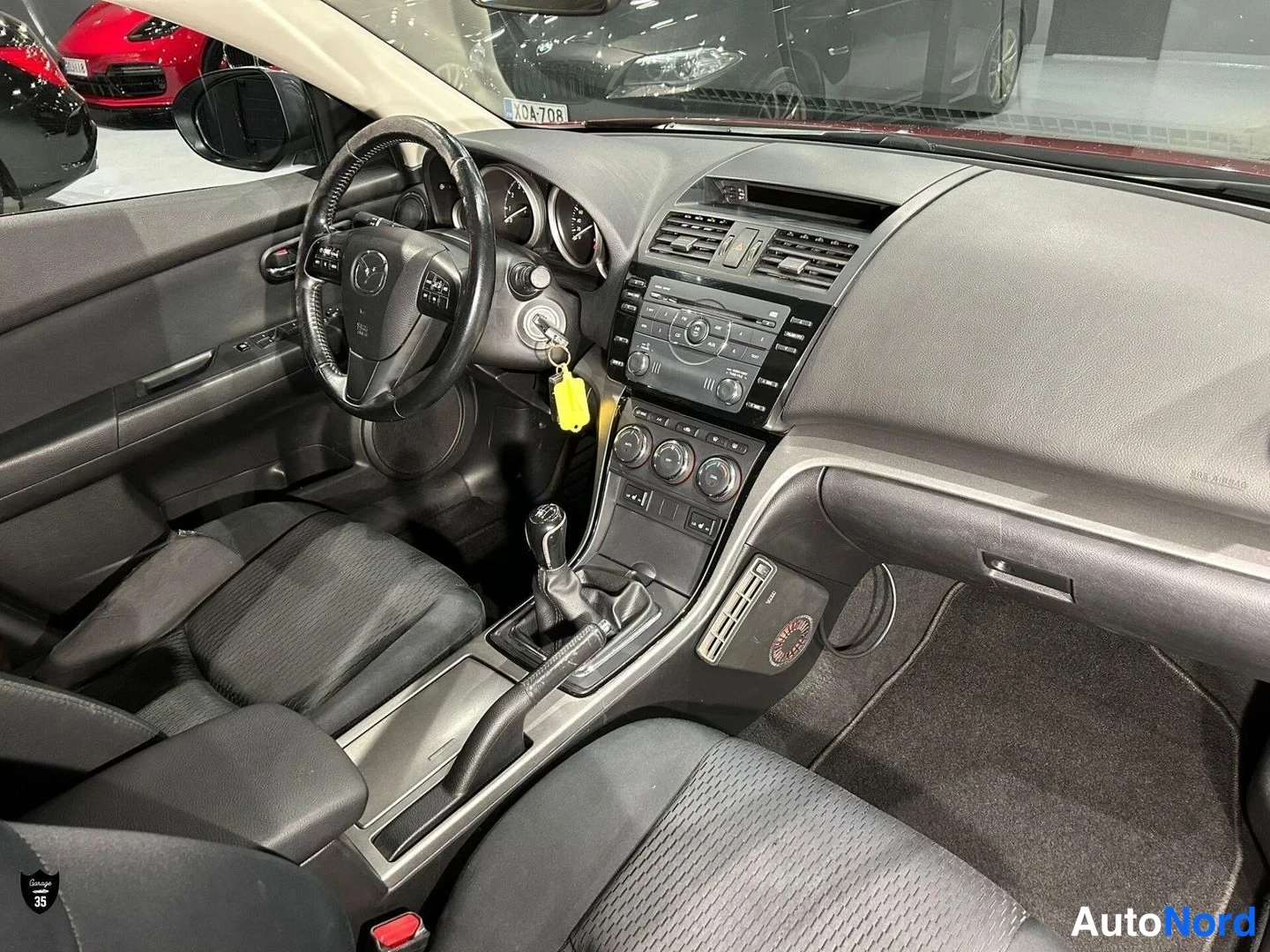 Punainen Mazda 6 2011, ohjaamo, kuva 11