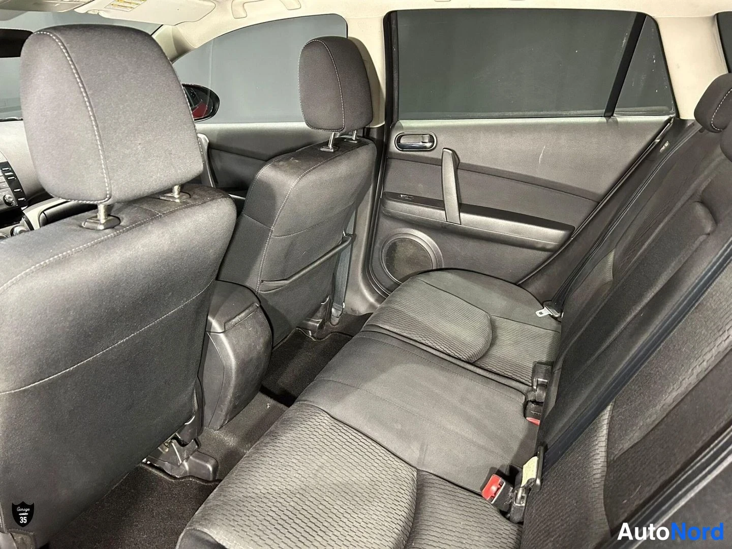 Punainen Mazda 6 2011, takaistuimet, kuva 13