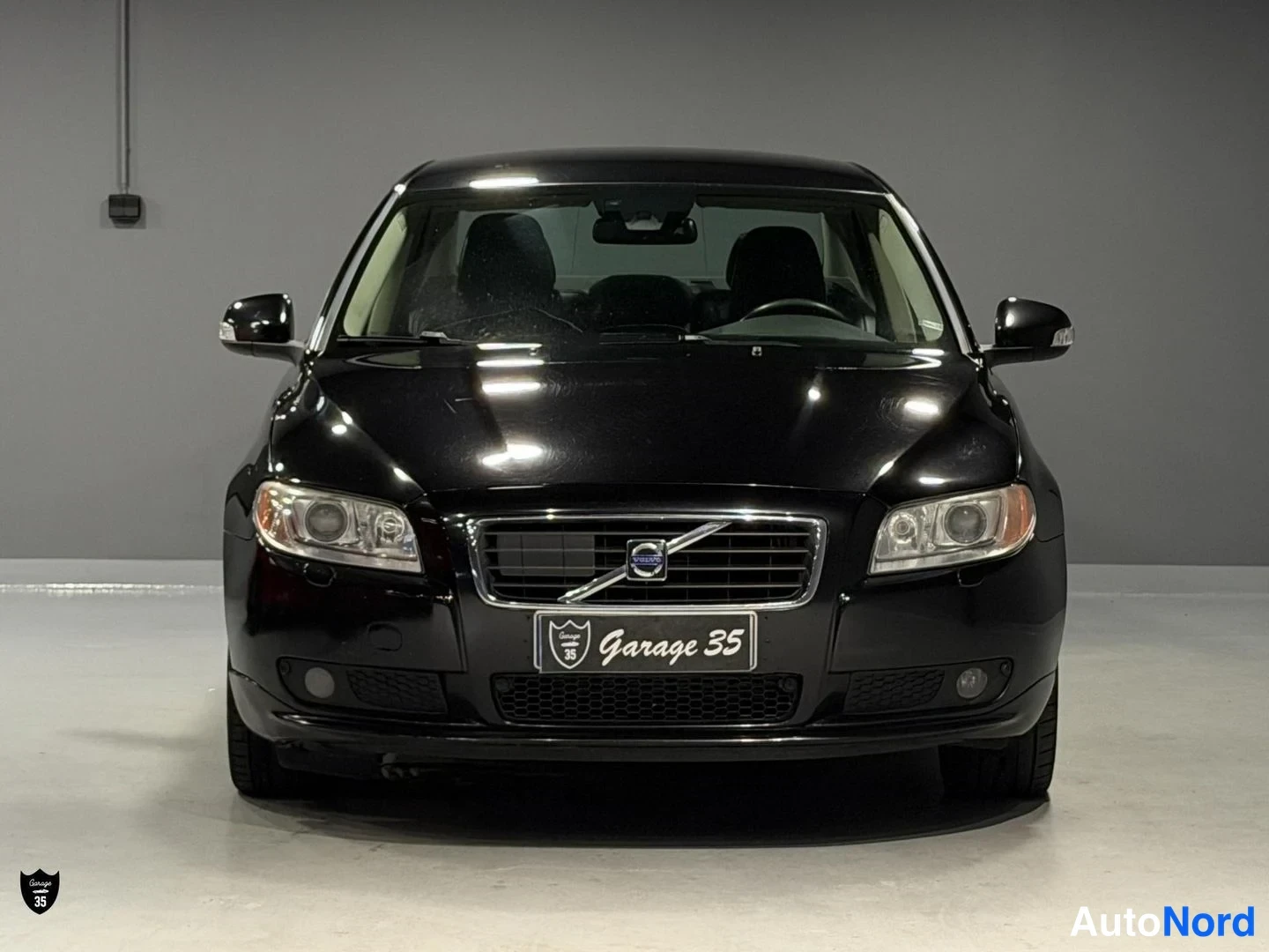 Musta Volvo S80 2008, edestä, kuva 5