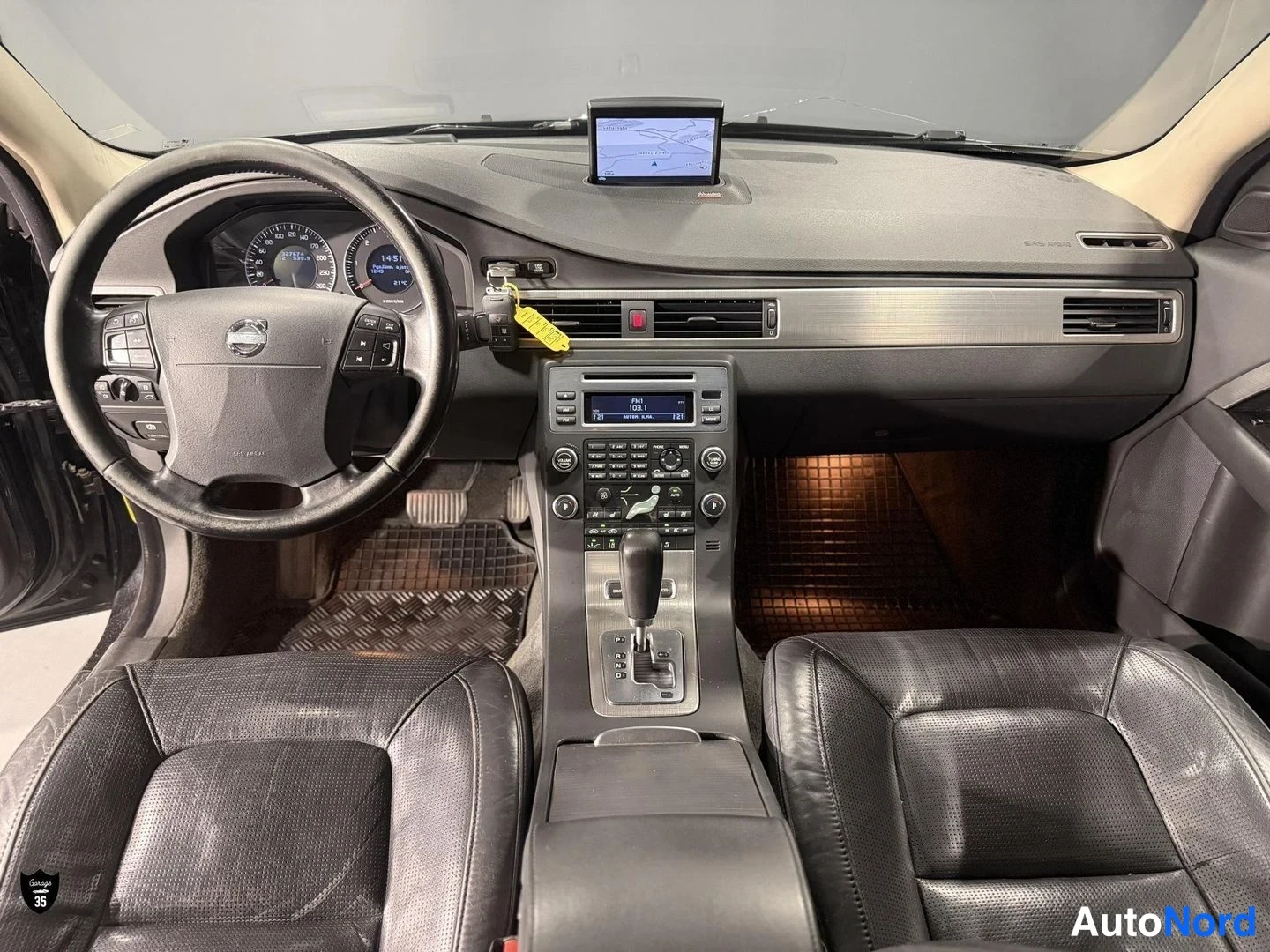 Musta Volvo S80 2008, ohjaamo, kuva 11