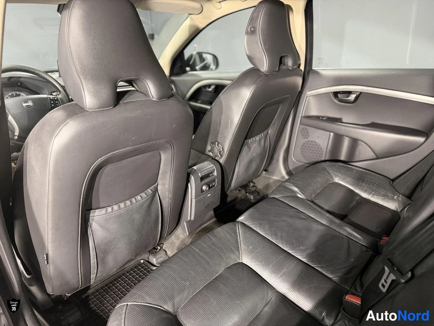 Musta Volvo S80 2008, takaistuimet, kuva 16