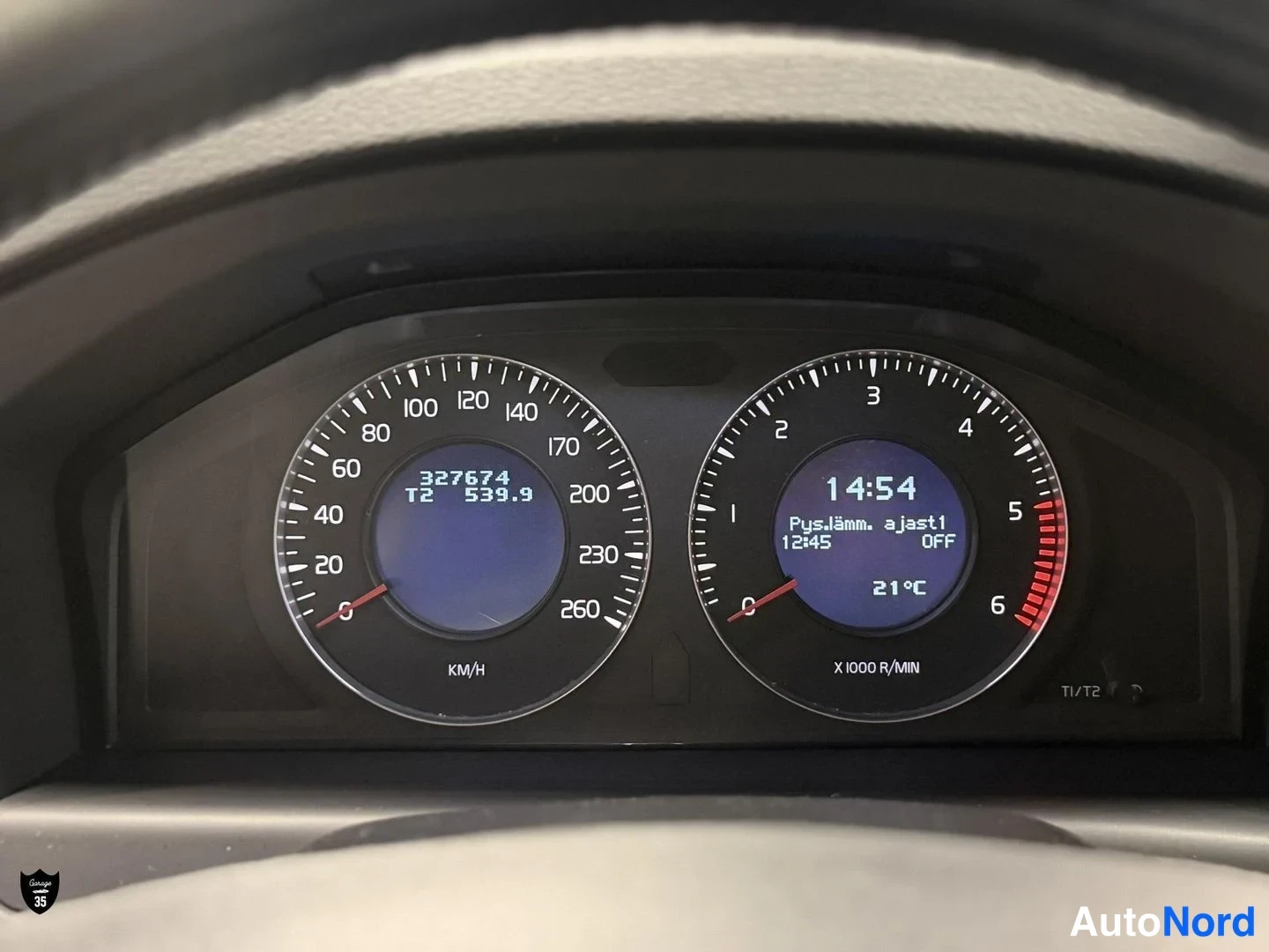 Musta Volvo S80 2008, yksityiskohta, kuva 17