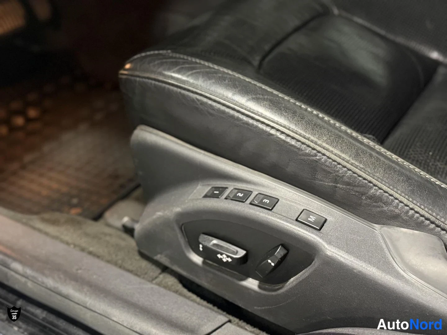 Musta Volvo S80 2008, yksityiskohta, kuva 18
