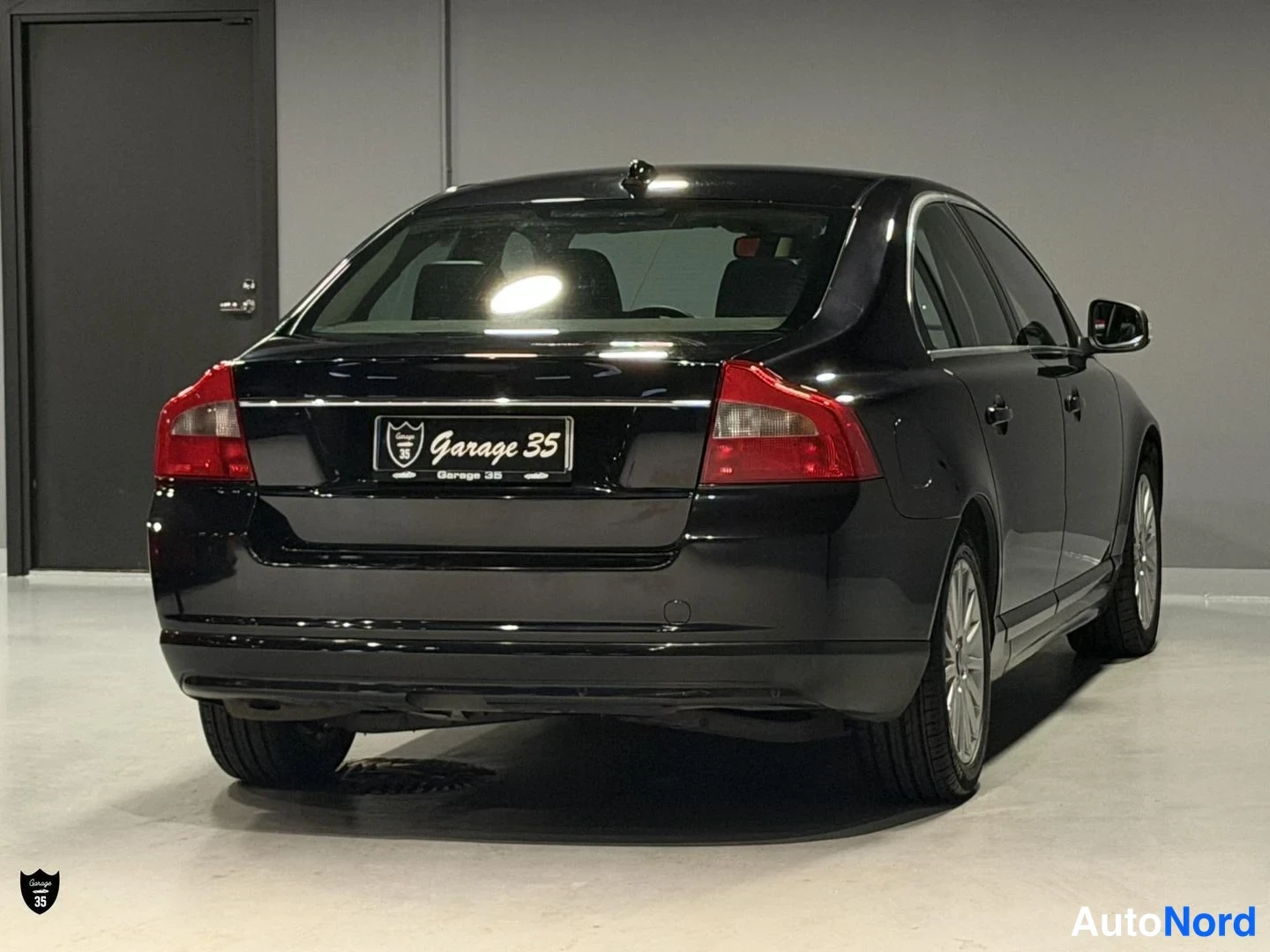Musta Volvo S80 2008, takaviisto, kuva 8