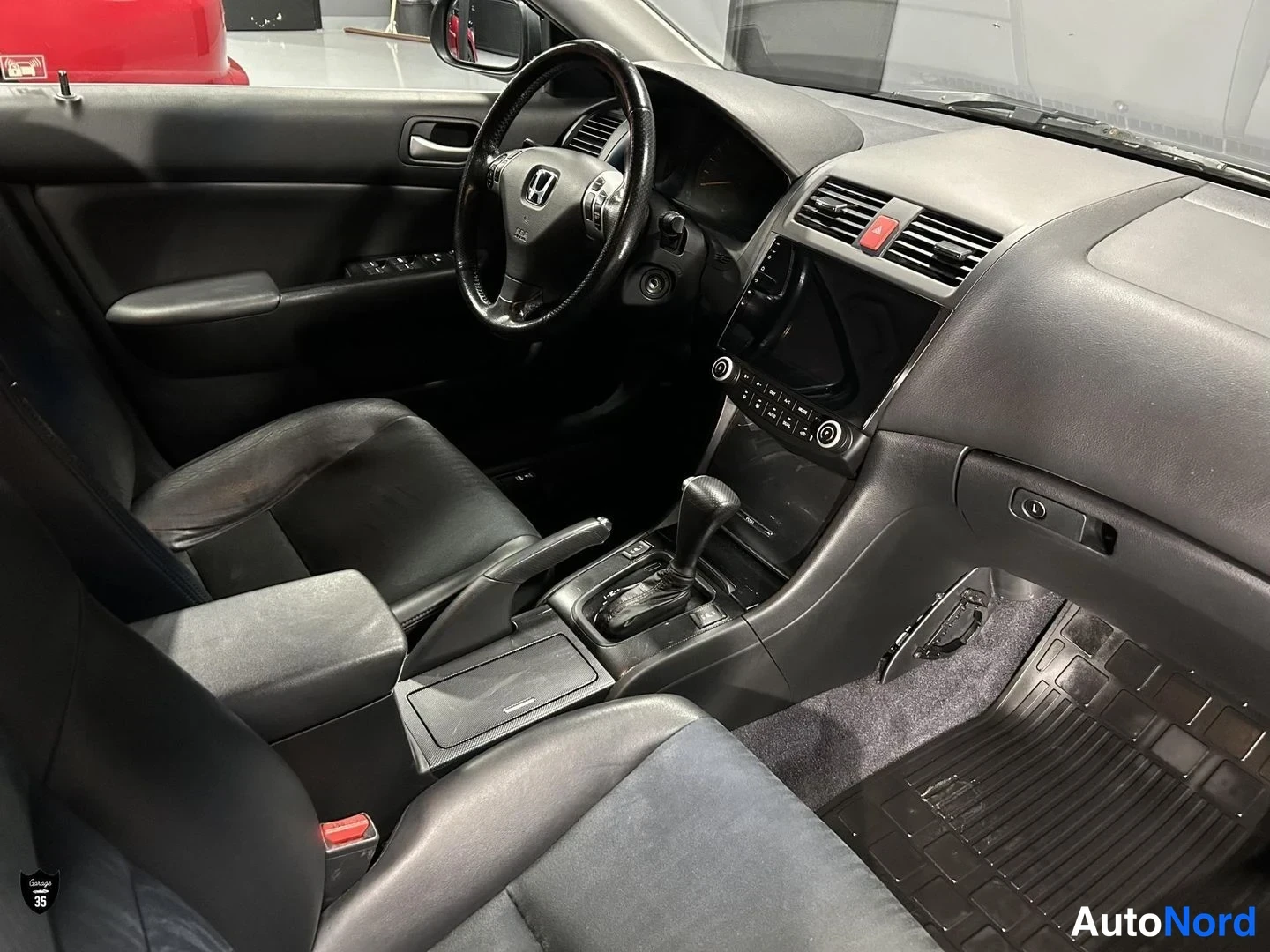 Harmaa Honda Accord 2005, ohjaamo, kuva 10